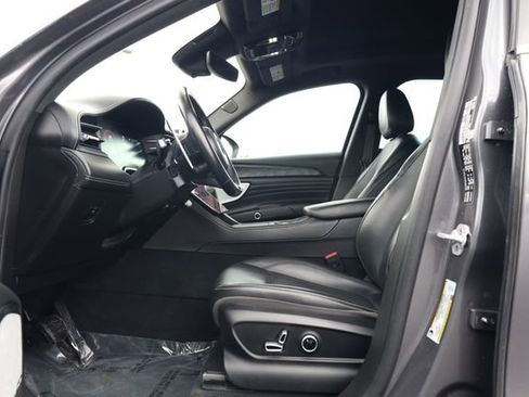 Used 2023 Maserati Grecale GT image 11