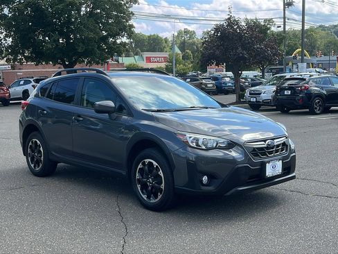 Used 2021 Subaru Crosstrek 2.0i Premium w/ Moonroof Package image 2