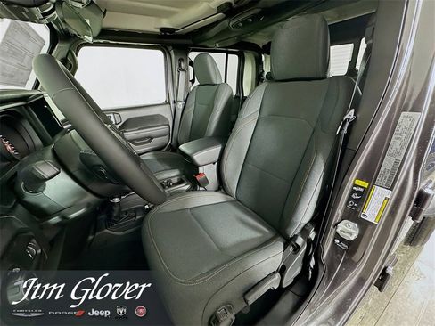 New 2025 Jeep Gladiator Sport image 24