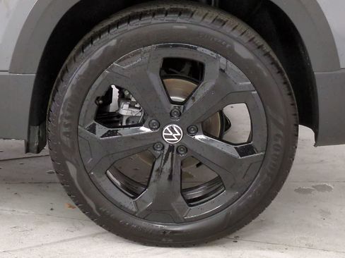 New 2025 Volkswagen Taos SEL image 13