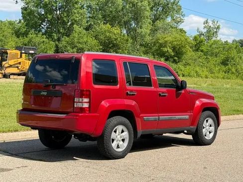 Used 2009 Jeep Liberty Sport AWD/4WD image 7