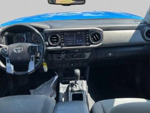 Used 2021 Toyota Tacoma SR5 w/ Technology Package AWD/4WD image 15