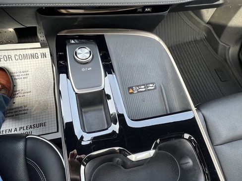 Certified 2025 Buick Enclave Avenir image 30