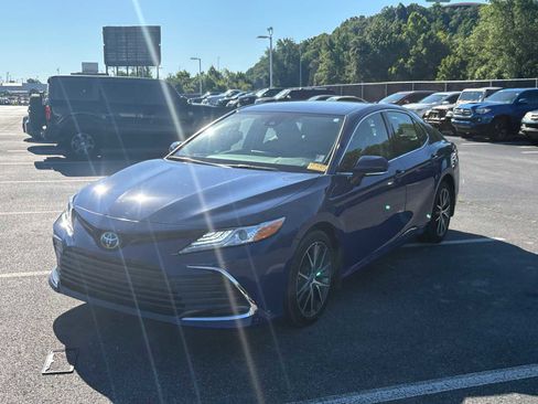 Used 2024 Toyota Camry XLE FWD image 1