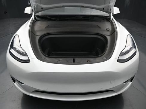 Used 2021 Tesla Model Y Long Range AWD/4WD image 20