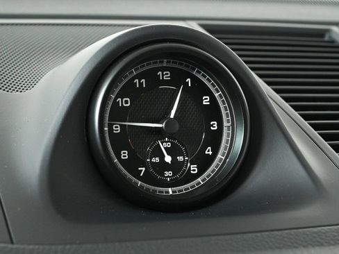 Certified 2025 Porsche Macan AWD image 12