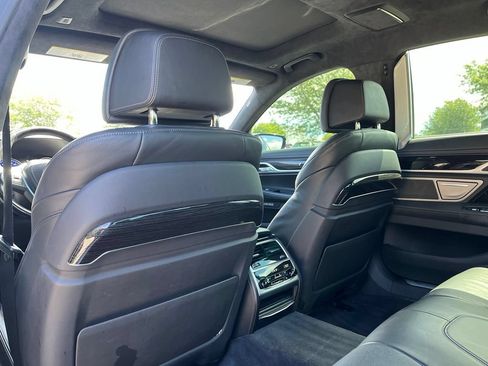 Used 2018 BMW 750i xDrive AWD/4WD image 22