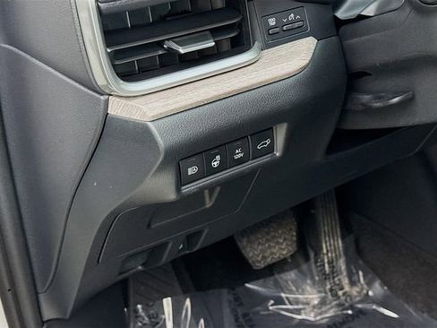 Used 2024 Toyota Grand Highlander Limited image 10