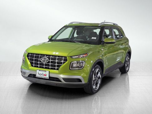 Certified 2023 Hyundai Venue SEL image 3
