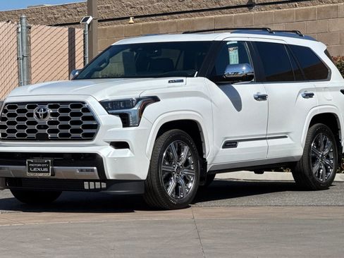 Used 2026 Toyota Sequoia Capstone AWD/4WD image 8