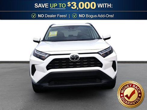 Used 2025 Toyota RAV4 XLE FWD image 11