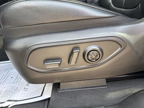 Used 2024 Jeep Grand Cherokee Limited image 41