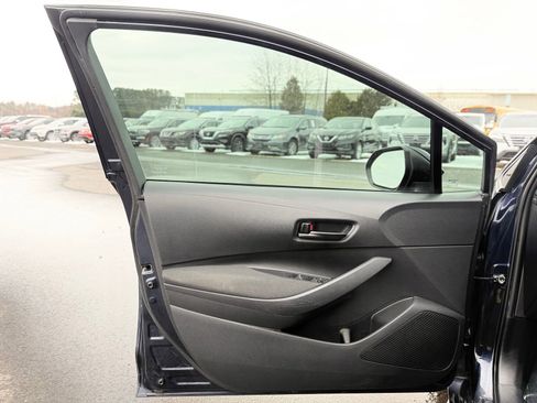 Used 2023 Toyota Corolla LE image 12