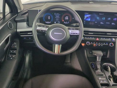Used 2025 Hyundai Sonata SE FWD image 17