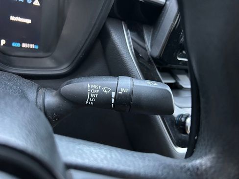 Used 2022 Toyota Corolla LE image 20