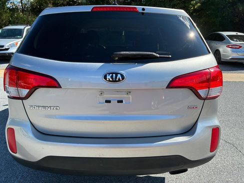 Used 2015 Kia Sorento LX image 5