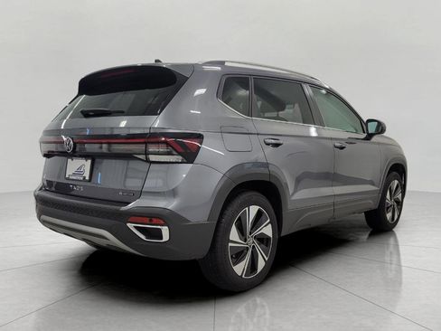 Used 2025 Volkswagen Taos SE AWD/4WD image 20
