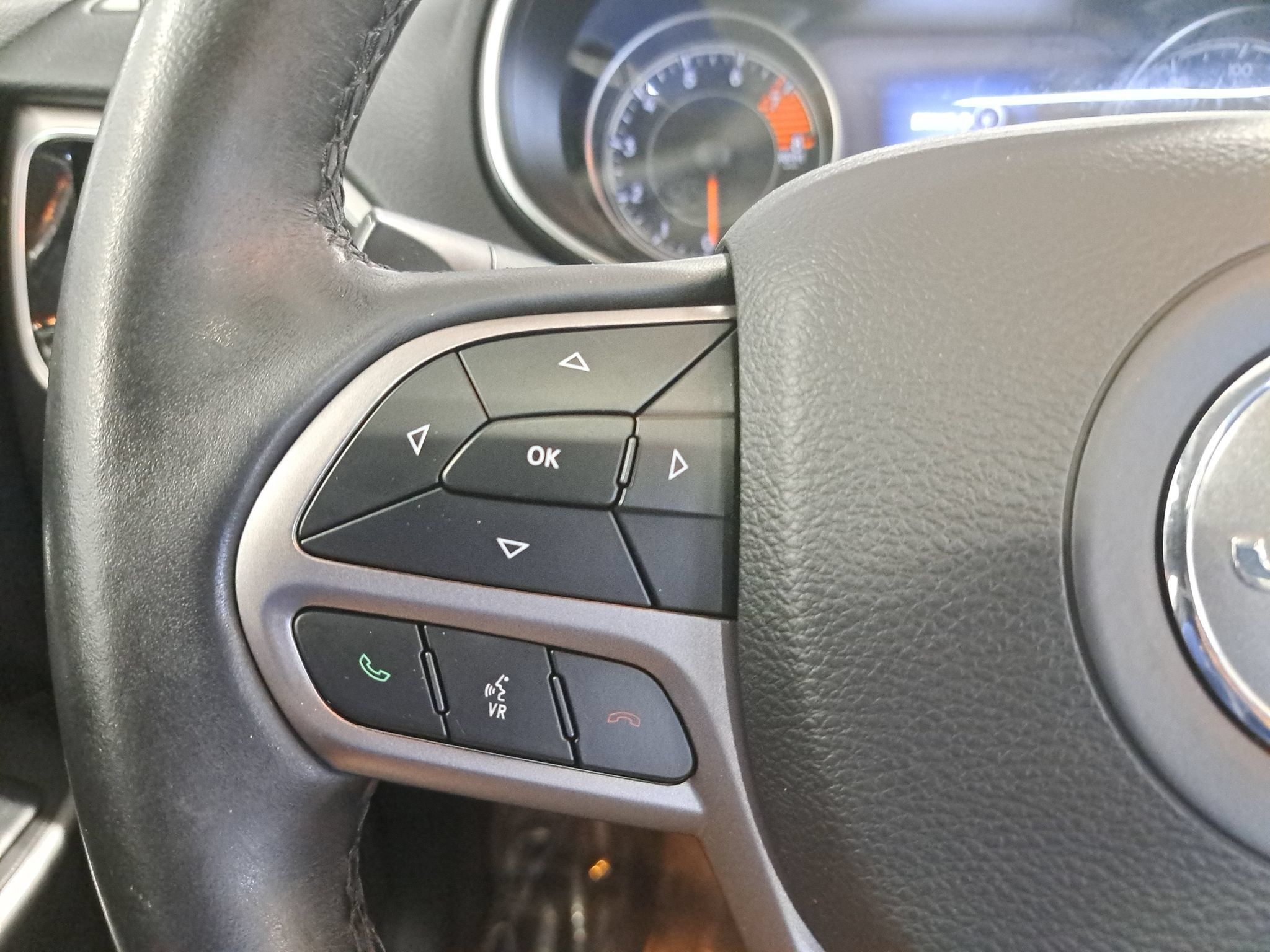 Used 2019 Jeep Cherokee Limited AWD/4WD image 18
