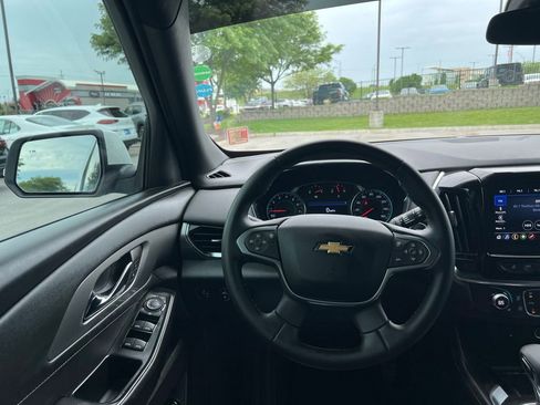 Used 2023 Chevrolet Traverse LT AWD/4WD image 35