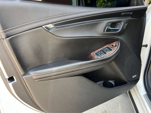 Used 2014 Chevrolet Impala LTZ FWD image 18