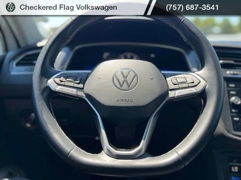 Used 2022 Volkswagen Tiguan SE FWD image 38
