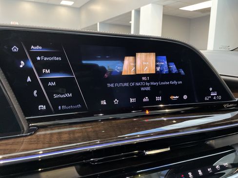 Used 2023 Cadillac Escalade Sport Platinum image 15