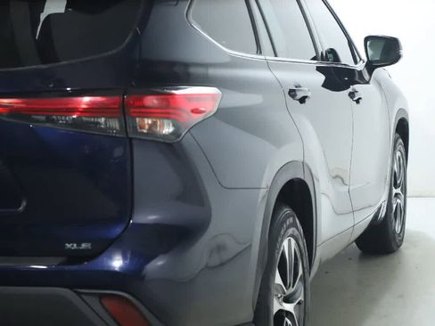 Certified 2020 Toyota Highlander XLE image 47