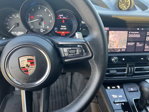 Used 2024 Porsche Macan image 18