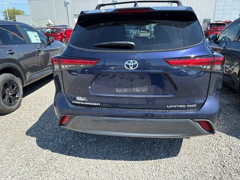 Used 2022 Toyota Highlander Limited AWD/4WD image 5