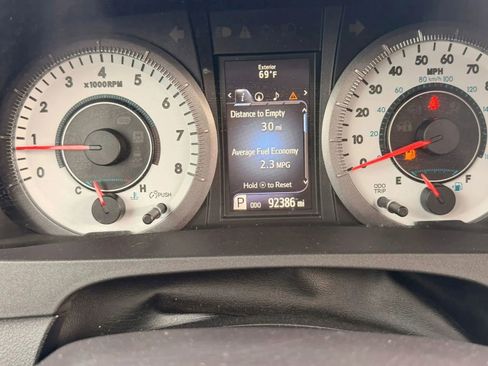 Used 2015 Toyota Sienna SE w/ SE Preferred Package FWD image 38