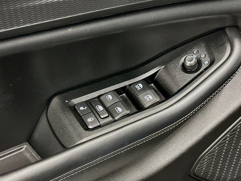 Used 2024 Jeep Grand Cherokee Altitude image 15