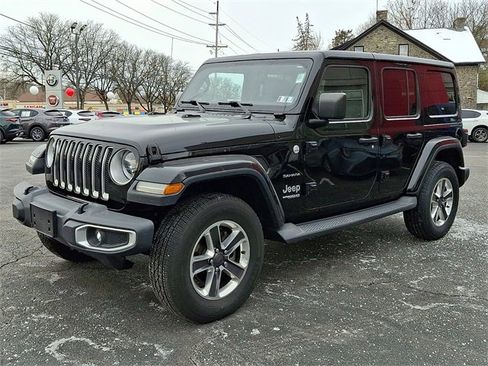Used 2018 Jeep Wrangler Unlimited Sahara w/ Cold Weather Group image 3