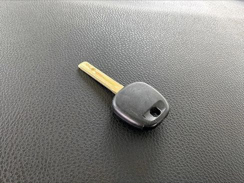 Used 2020 Toyota Camry SE FWD image 31