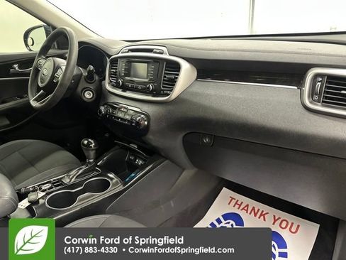 Used 2016 Kia Sorento LX image 10