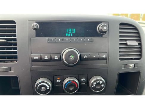 Used 2011 Chevrolet Silverado 2500 W/T w/ Snow Plow Prep Package image 17