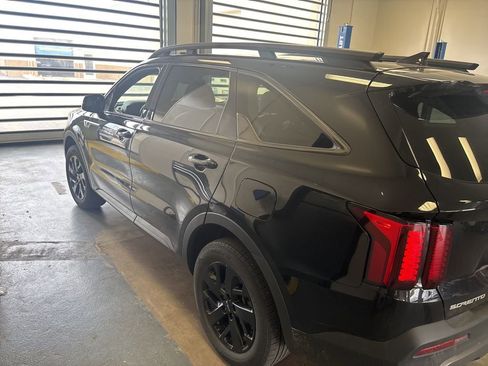 Used 2023 Kia Sorento S w/ Panoramic Sunroof Package image 7