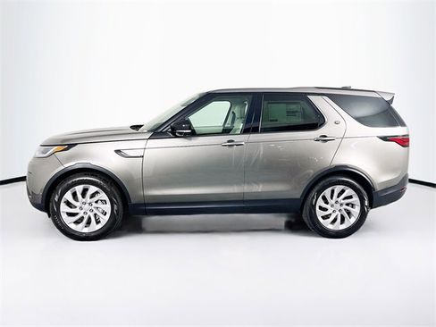 Used 2024 Land Rover Discovery S image 8