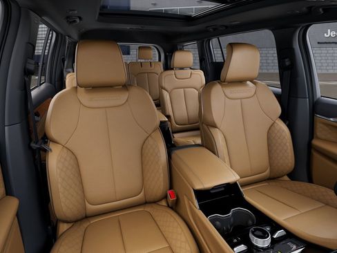 New 2026 Jeep Grand Cherokee L Summit w/ Obsidian Package AWD/4WD image 17