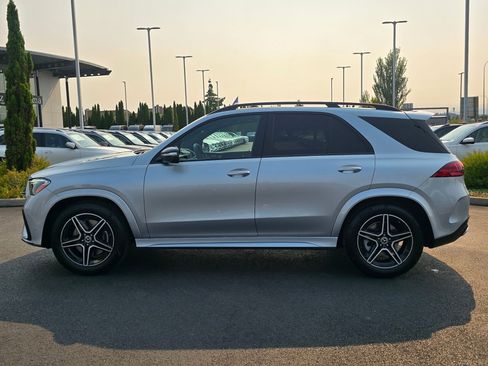 Used 2024 Mercedes-Benz GLE 350 4MATIC w/ AMG Line Interior image 3
