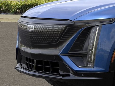 New 2026 Cadillac Lyriq Sport w/ LPO, Floor Liner Package AWD/4WD image 13