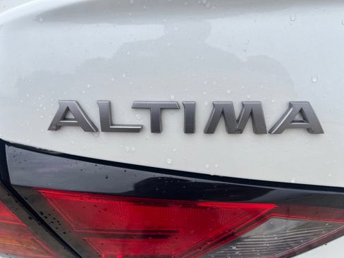 Used 2023 Nissan Altima 2.5 SV FWD image 11