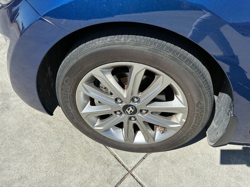 Used 2016 Hyundai Elantra SE w/ Option Group 02 FWD image 15