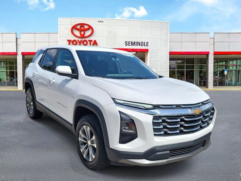 Used 2026 Chevrolet Equinox LT FWD image 2