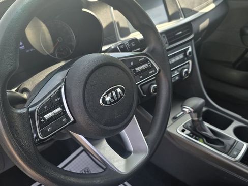 Used 2020 Kia Optima LX image 3