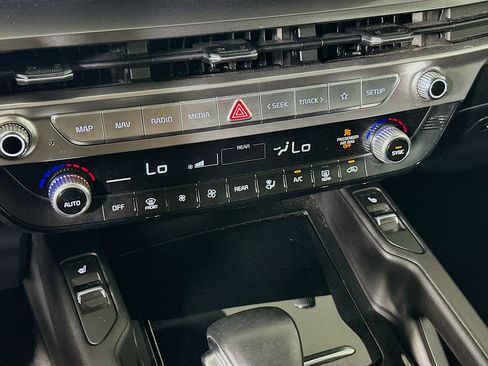 Used 2025 Kia Telluride S FWD image 24