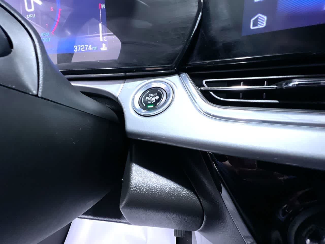 Used 2025 Chevrolet Trax LT FWD image 17