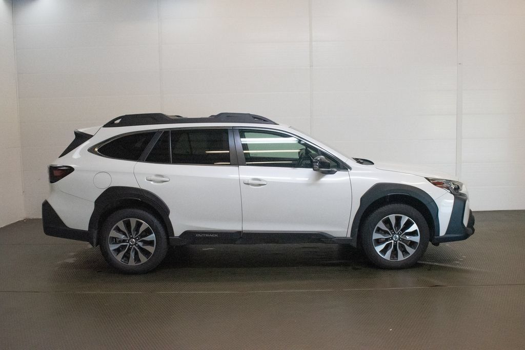 Used 2024 Subaru Outback Limited XT AWD/4WD image 3
