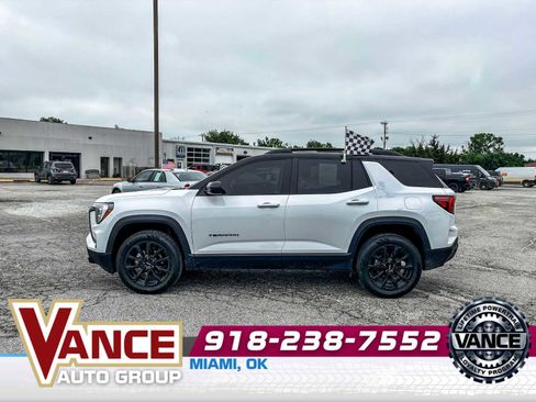 Used 2025 GMC Terrain Elevation w/ Black Edition AWD/4WD image 4