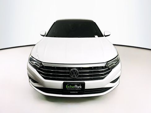 Used 2019 Volkswagen Jetta SE w/ Cold Weather Package image 2