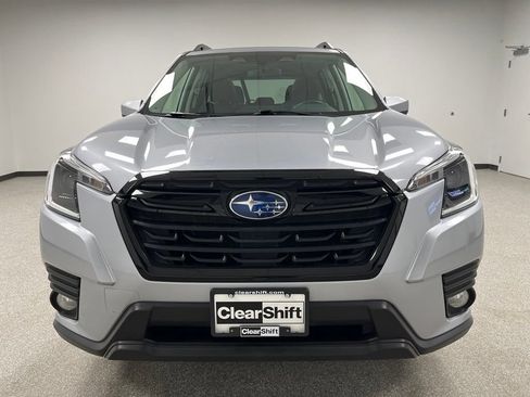 Used 2022 Subaru Forester Premium AWD/4WD image 3